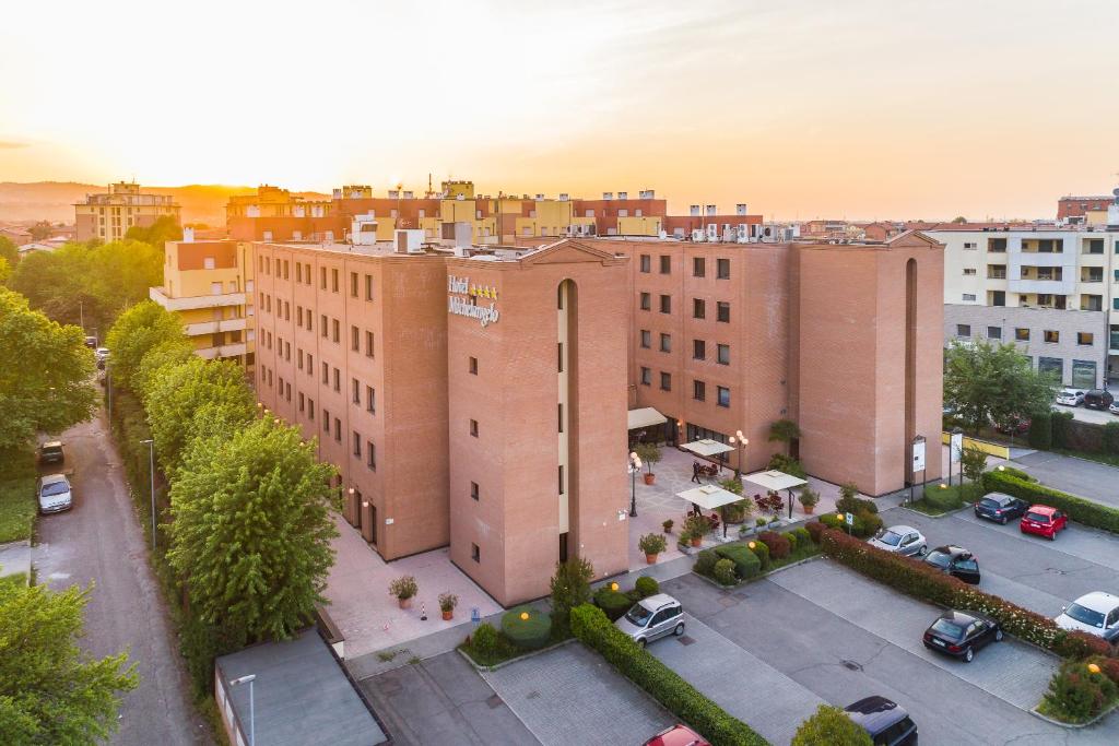 HOTEL MICHELANGELO